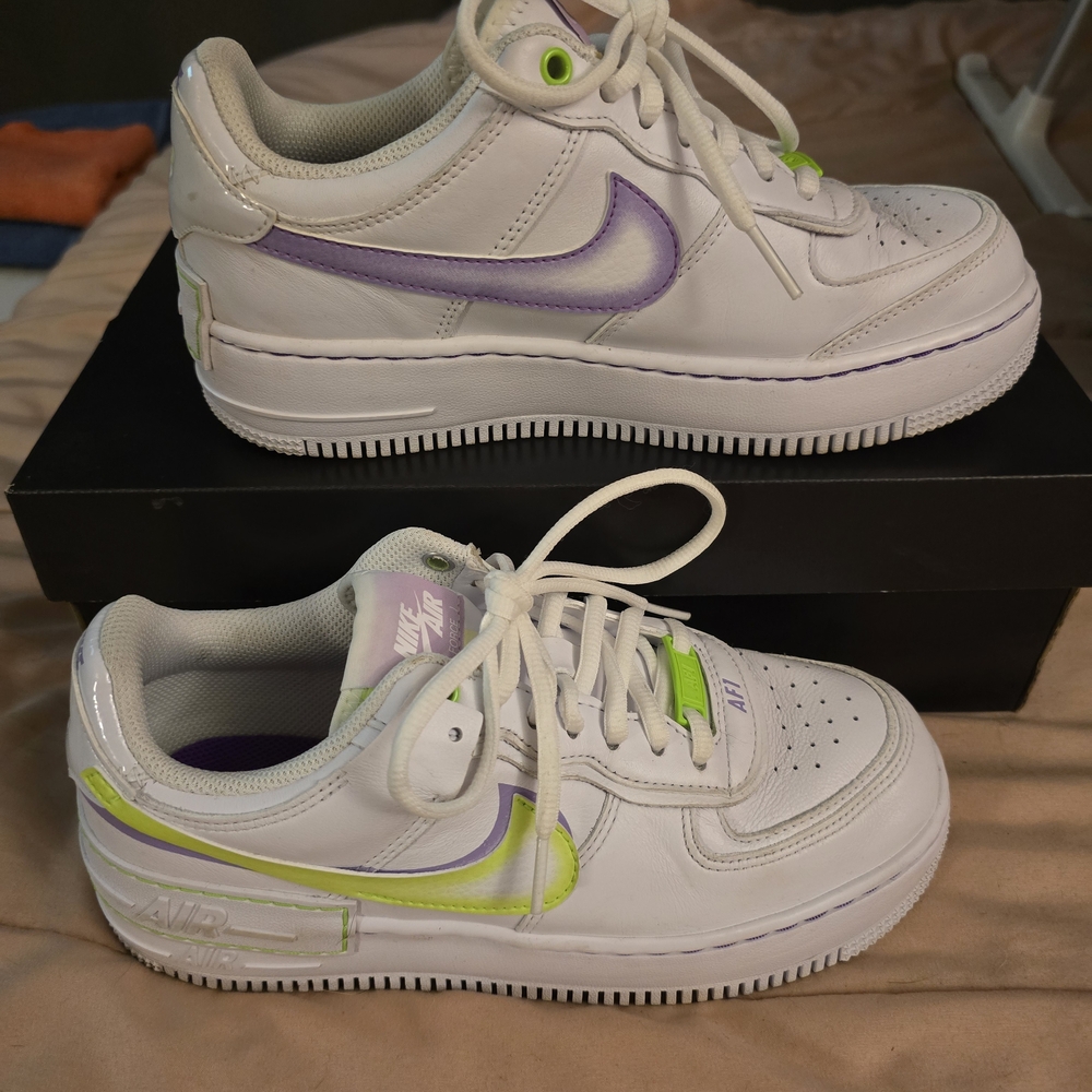 Nike White and Purple Sneakers with Chunky Sole